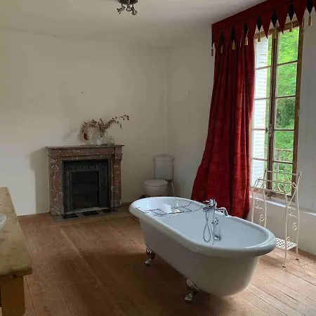 بيت للعطل Historic Castle In The Heart Of Normandy *