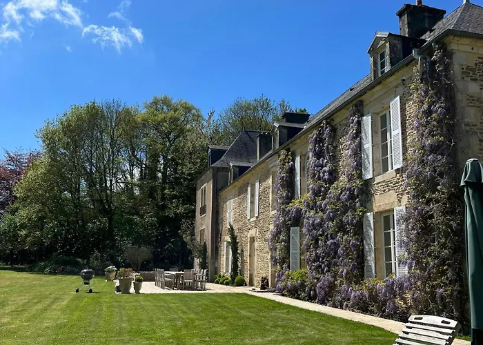 Historic Castle In The Heart Of Normandy Holiday home Donnay